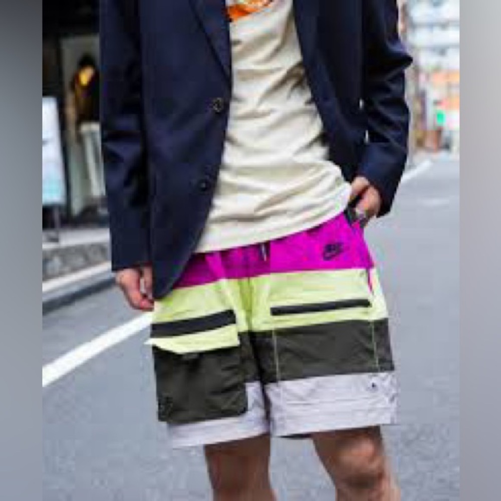 Nike Men’s Woven Shorts College Gray Size M Retro Sportswear External pockets